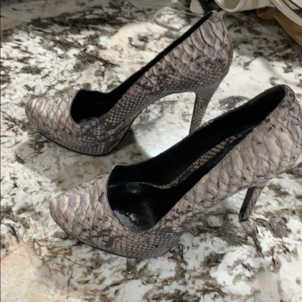 Super sexy pumps
